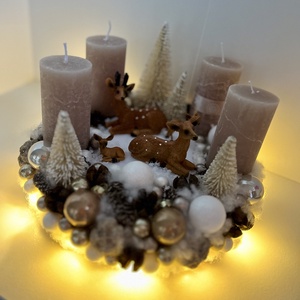 Adventi asztaldísz szőrmés alapra-őzike család - karácsony - adventi díszek - adventi asztaldísz - Meska.hu