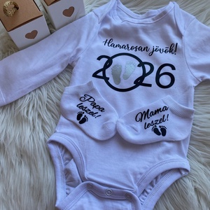 Bababejelentő body és kis zoknik - Meska.hu