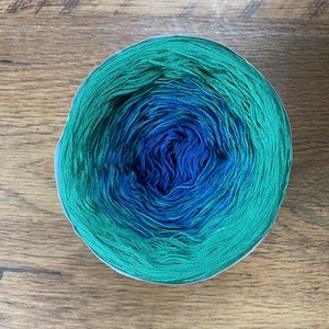 Horgolt kendők különböző színkombinációkban - ruha & divat - női ruha - poncsó - Meska.hu