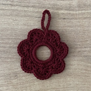 Horgolt karácsonyi virág  Kézzel készített csodavirág dísz vagy ajándékkísérő - karácsony - karácsonyi lakásdekoráció - karácsonyi lakásdíszek - Meska.hu