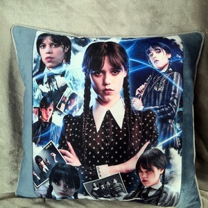 Wednesday párna  - otthon & életmód - lakástextil - párna & párnahuzat - Meska.hu