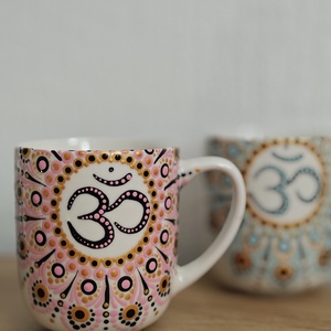 � Kézzel festett Om bögre � arany-fekete-rózsaszín mandala mintával (280 ml) - Meska.hu