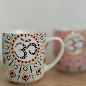 � Kézzel festett Om bögre � arany-fekete-kék mandala mintával (280 ml) - otthon & életmód - konyhafelszerelés, tálalás - tálalás - bögre & csésze - Meska.hu