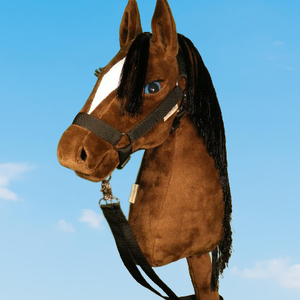 DorkaHorse seprűnyél ló, választható színben fekete kötőfékkel és szárral - Meska.hu