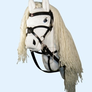 DorkaHorse seprűnyél ló, fehér színben, kantárral, martingállal, és szárral. - játék & sport - plüssállat & játékfigura - ló - Meska.hu DorkaHorse seprűnyél ló, fehér színben, kantárral, martingállal, és szárral. - játék & sport - plüssállat & játékfigura - ló - Meska.hu