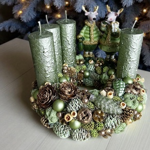 Különleges színvilágú adventi koszorú szarvasokkal - Meska.hu