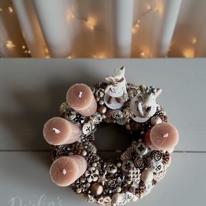 Visszafogott, natúr színvilágú, gazdagon díszített adventi koszorú egér párossal - karácsony - adventi díszek - adventi gyertyadíszek és koszorúdíszek - Meska.hu