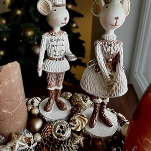 Visszafogott, natúr színvilágú, gazdagon díszített adventi koszorú egér párossal - karácsony - adventi díszek - adventi gyertyadíszek és koszorúdíszek - Meska.hu