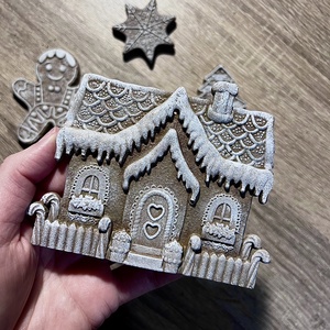 Dekorációs kerámia mézeskalács figurák (1 szett, 5 db) - karácsony - karácsonyi lakásdekoráció - karácsonyfadíszek - Meska.hu