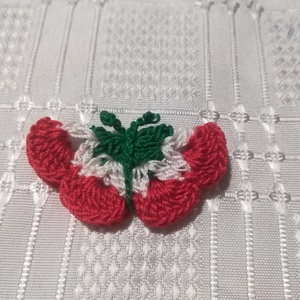 Horgolt pillangó kokárda - Meska.hu