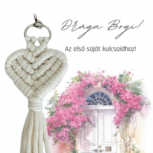 Egyedi ajándék - szív alakú makramé kulcstartó - Meska.hu