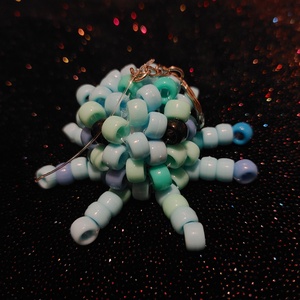 Kék Polip kulcstartó gyöngyből, Táska & Tok, Kulcstartó & Táskadísz, Kulcstartó, Gyöngyfűzés, gyöngyhímzés, MESKA