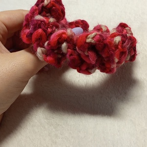 Horgolt pirosas scrunchie hajgumi  - ruha & divat - hajdísz & hajcsat - hajgumi - Meska.hu