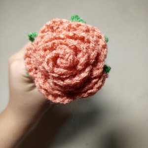 Horgolt rózsaszín rózsa szál  - otthon & életmód - dekoráció - virágdísz és tartó - csokor & virágdísz - Meska.hu