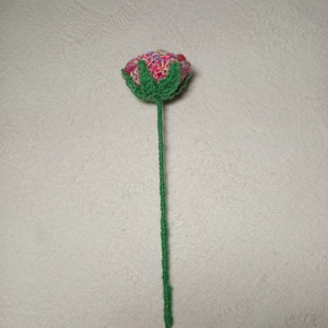 Horgolt szivárvány rózsa szál  - otthon & életmód - dekoráció - virágdísz és tartó - csokor & virágdísz - Meska.hu