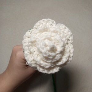 Horgolt fehér rózsa szál  - otthon & életmód - dekoráció - virágdísz és tartó - csokor & virágdísz - Meska.hu