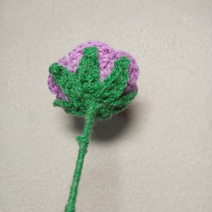 Horgolt lila rózsa szál - otthon & életmód - dekoráció - virágdísz és tartó - csokor & virágdísz - Meska.hu