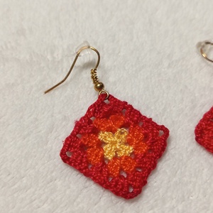 Horgolt négyzet fülbevaló  - ékszer - fülbevaló - lógó fülbevaló - Meska.hu