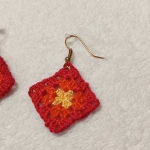 Horgolt négyzet fülbevaló  - ékszer - fülbevaló - lógó fülbevaló - Meska.hu