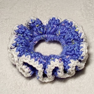 Horgolt fehér szélű kék hajgumi scrunchie , Ruha & Divat, Hajdísz & Hajcsat, Hajgumi, Horgolás, MESKA