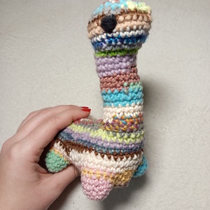 Horgolt szines dinó plüss , Játék & Sport, Plüssállat & Játékfigura, Plüss dínók, Horgolás, Varrás, MESKA