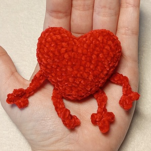 Horgolt szívecske plüss  - játék & sport - plüssállat & játékfigura - más figura - Meska.hu