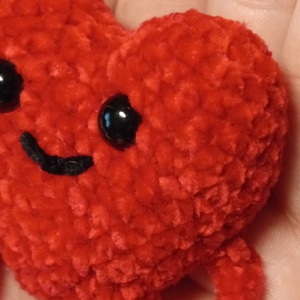 Horgolt szívecske plüss  - játék & sport - plüssállat & játékfigura - más figura - Meska.hu