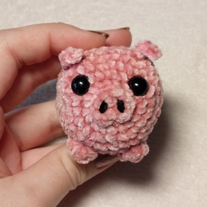 Cuki horgolt rózsaszín mini malac plüss  - játék & sport - plüssállat & játékfigura - malac - Meska.hu