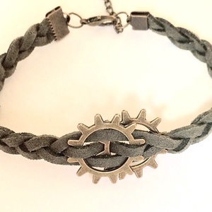 Steampunk karkötő zöld fonott bőrrel, 2 fogaskerékkel, Ékszer, Karkötő, Fonott karkötő, Ékszerkészítés, MESKA