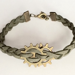 Steampunk karkötő zöld fonott bőrrel, 2 fogaskerékkel - ékszer - karkötő - fonott karkötő - Meska.hu