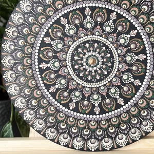Föld színekkel pontozott mandala - átmérő 40cm - otthon & életmód - dekoráció - fali és függő dekoráció - falra akasztható dekor - Meska.hu