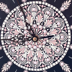 Falióra képkeretben, festett mandala mintával - 25 x 25 cm - otthon & életmód - dekoráció - fali és függő dekoráció - falióra & óra - Meska.hu