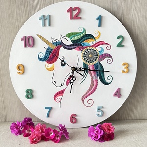 Unikornis festett falióra, átmérő 35 cm, Otthon & Életmód, Dekoráció, Fali és függő dekoráció, Falióra & óra, Festett tárgyak, Famegmunkálás, MESKA
