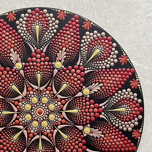 Bordó - arany színnel pontozott mandala - átmérő 30 cm - karácsony - karácsonyi lakásdekoráció - karácsonyi lakásdíszek - Meska.hu