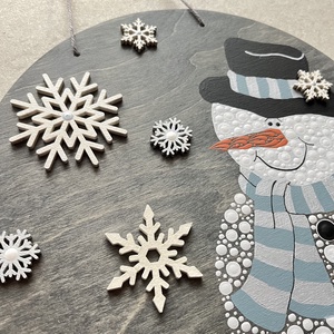 Karácsonyi ajtódísz / kopogtató  hóember és hópelyhek motívummal - karácsony - karácsonyi lakásdekoráció - karácsonyi ajtódíszek - Meska.hu