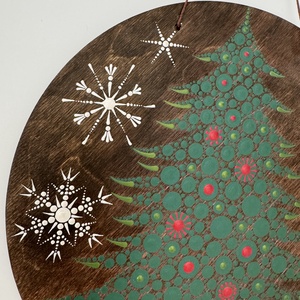 Karácsonyi ajtódísz / kopogtató  fenyőfa és hópelyhek motívummal - karácsony - karácsonyi lakásdekoráció - karácsonyi ajtódíszek - Meska.hu