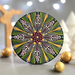 Karácsonyi mandala hűtőmágnes (13,5 cm)  metálzöld, aranylila  Kézzel festett egyedi dísz - Meska.hu