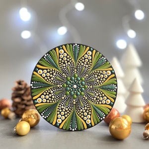 Aranyló zöld és arany mandala hűtőmágnes (13,5 cm) � Elegáns kézzel festett dísz - karácsony - karácsonyi lakásdekoráció - karácsonyi lakásdíszek - Meska.hu