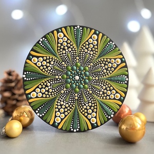 Aranyló zöld és arany mandala hűtőmágnes (13,5 cm)  Elegáns kézzel festett dísz - Meska.hu
