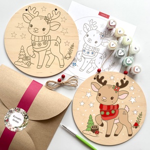 DIY alkotóbox gyerekeknek  Piros pulcsis őzike karácsonyi ajtódísz (20 cm) - Meska.hu