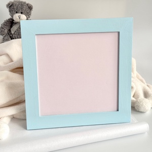 Babakék fa képkeret választható háttérrel � egyedi babaszoba dekoráció, Otthon & Életmód, Dekoráció, Kép & Falikép, Képkeret, Festett tárgyak, MESKA