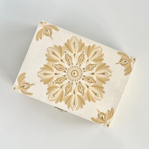 6 rekeszes mandala teásdoboz pezsgő színben - otthon & életmód - konyhafelszerelés, tálalás - konyhai tárolás - tea & kávé tárolás - Meska.hu