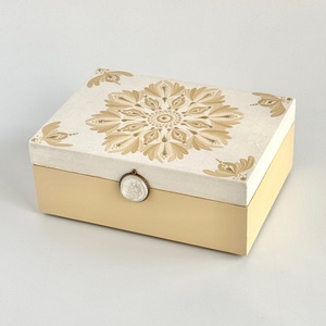 6 rekeszes mandala teásdoboz pezsgő színben - otthon & életmód - konyhafelszerelés, tálalás - konyhai tárolás - tea & kávé tárolás - Meska.hu