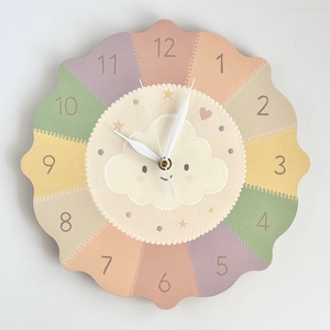 Felhős gyerek falióra pasztell színekkel, 30 cm - otthon & életmód - dekoráció - fali és függő dekoráció - falióra & óra - Meska.hu