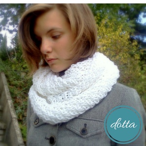 Kincső körsál fehér és fekete színben kötött sál extra vastag fonalból , Ruha & Divat, Sál, Sapka, Kendő, Sál, Kötés, Horgolás, MESKA