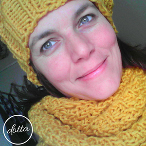 Napsárga kötött sapka - meleg téli vastag nőies slouchy beanie  - vastag gyapjú keverék fonalból - ruha & divat - sál, sapka, kendő - sapka - Meska.hu