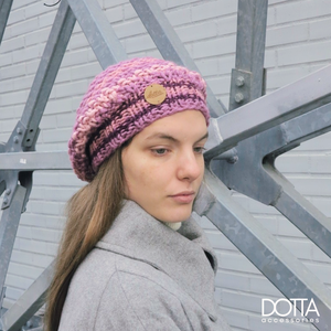 Csíkos slouchy sapka  -  kézzel kötött ciklámen lilás pink beret- vastag téli gyapjú tartalmú fonal - Meska.hu
