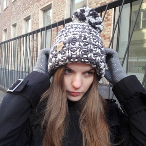 Gabriele kötött férfi sapka - fekete fehér szürke unisex sapi - meleg puha téli ajándék - ruha & divat - sál, sapka, kendő - sapka - Meska.hu