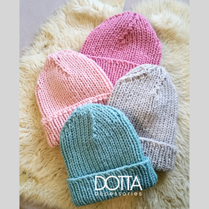 Csúcsos beanie sapka - vastag meleg gyapjús fonalból több színben  - ruha & divat - sál, sapka, kendő - sapka - Meska.hu