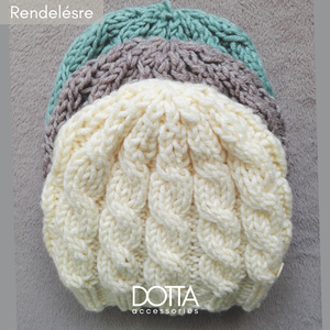Dotta szett választható sállal - kézzel kötött sapka sál - vastag meleg puha fonalból - gyapjú női szett, krémfehér - ruha & divat - sál, sapka, kendő - sapka & sál szett - Meska.hu